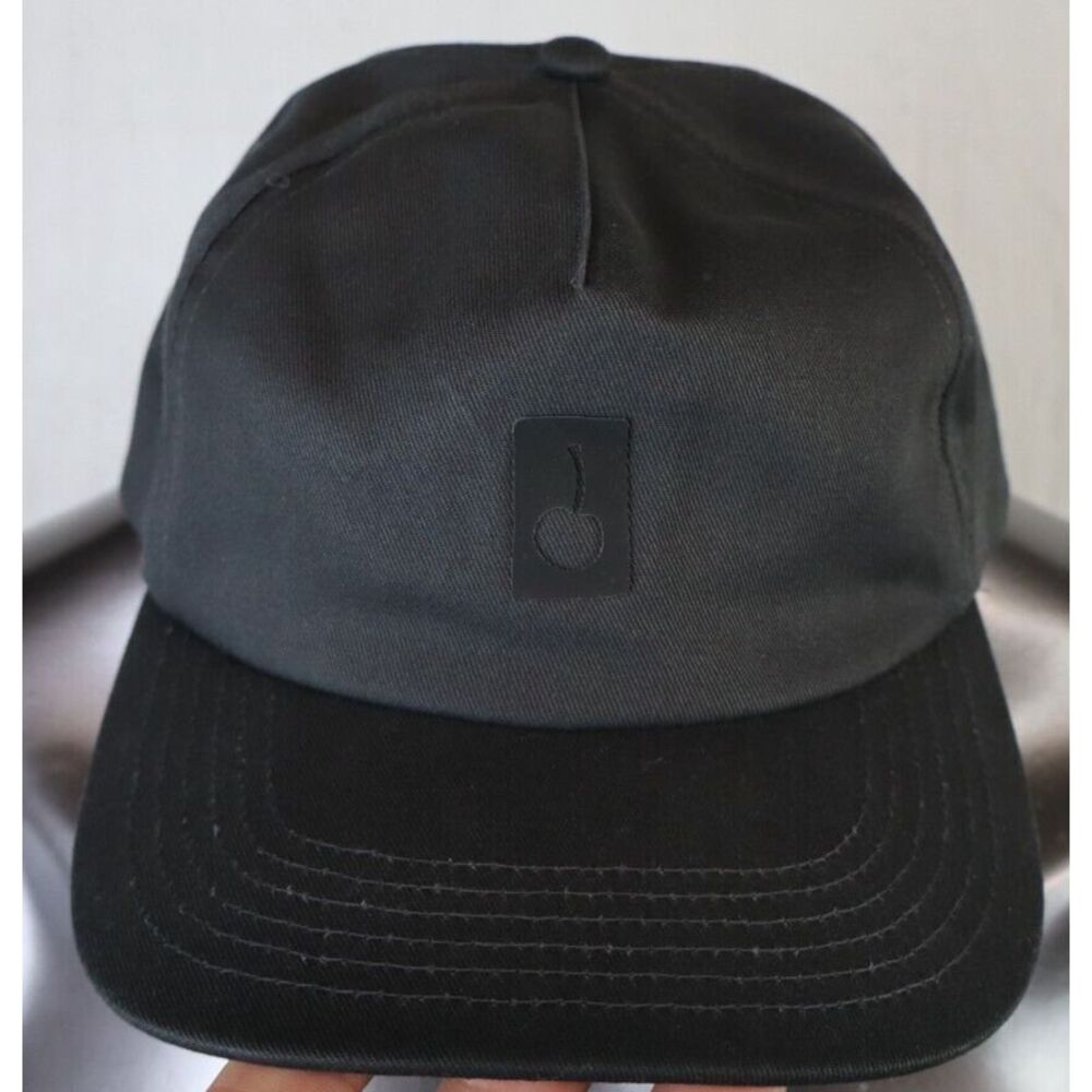 BLOODY SUNDAY Tab Logo Dark Gray Hat NWOT OSFA‎ Snapback